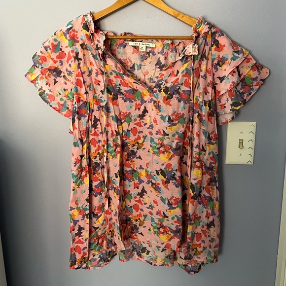 Zac & Rachel Tops - 🦋NWOT Zac & Rachel floral blouse🦋